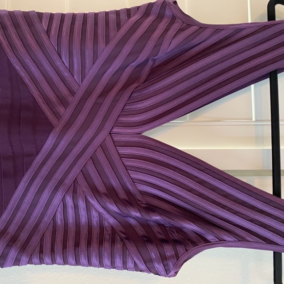 Betsy & Adam Plum colored sleeveless v-neck dress in a size 12. - Picture 5 of 8